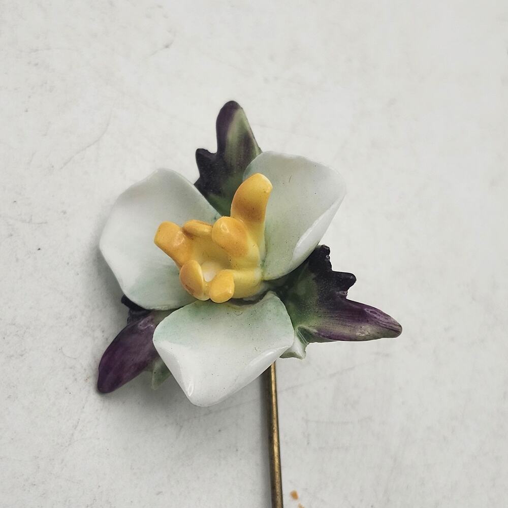 Vintage Porcelain Flower Stick Pin Orchid Lily Gold Tone Lapel Brooch Clutch
